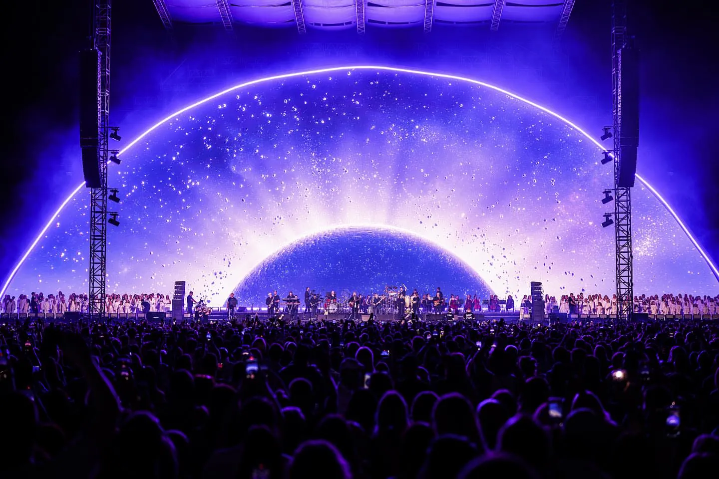 OOPS TEAM FOR LEONID AGUTIN @agutinleonid MOSCOW July 26, 2025 Venue - @luzhniki_official _ Stage design, show programming_ @oops_team Organization of the concert_ @melnitsa_ca Content_ @oops_team, @m 8.webp