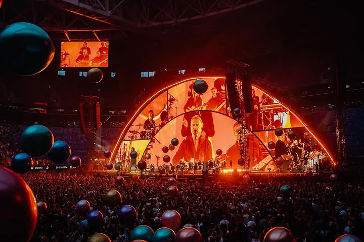 OOPS TEAM FOR LEONID AGUTIN @agutinleonid SAINT PETERSBURG June 28, 2025 Venue - @gazpromarena _ Stage design, show programming_ @oops_team Organization of the concert_ @melnitsa_ca Content_ @oops_tea 4.webp